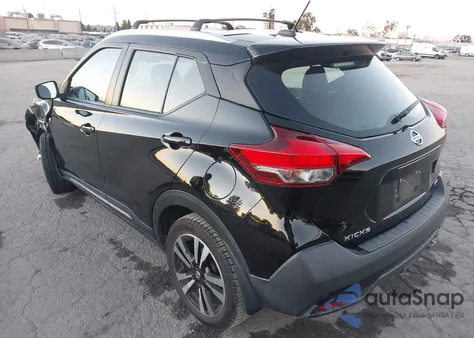 2019 Nissan Kicks Sr z USA, uszkodzony, nr VIN 3N1CP5CU6KL556407